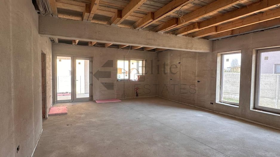 Casă de vânzare cu 4 camere în Sânmartin, Bihor - Poză 3