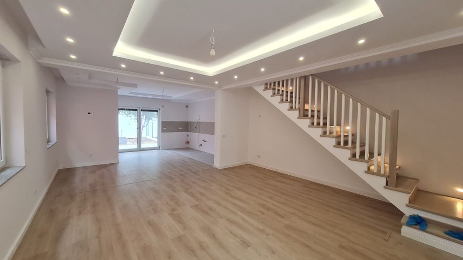 Proiect deosebit la 5 minute de Iulius Town - Poză 46