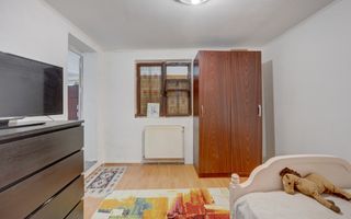 Două case. O singură curte. Mai multe feluri de a spune „acasă” - Poză 7