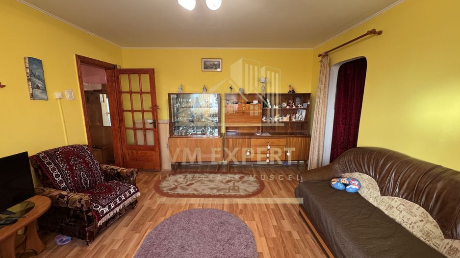 APARTAMENT 2 CAMERE ETAJ 4 VIȘOI CAMPULUNG - Poză 3