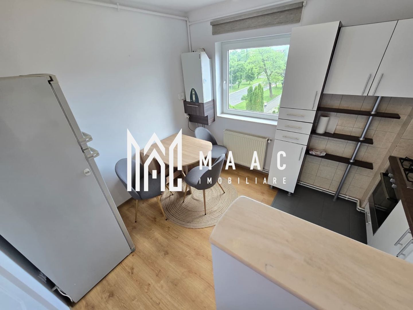 Apartament 3 camere decomandate 2 bai etaj 3 Zona Terezian - Poză 3