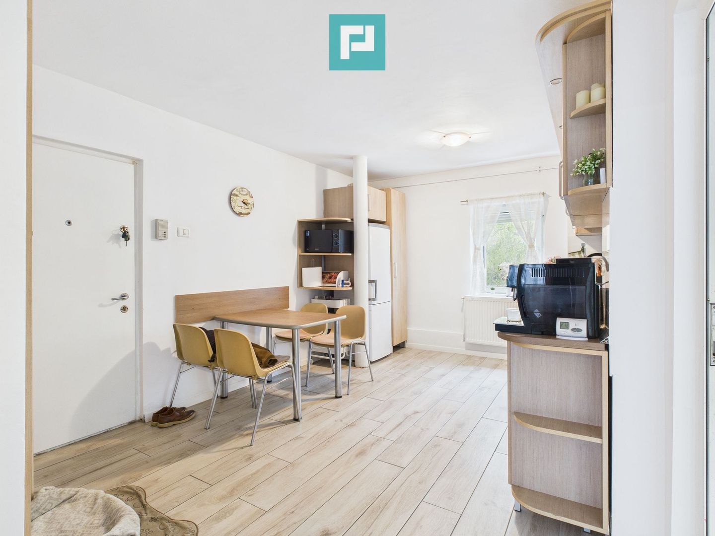 Apartament patru camere zona Confectii Arad - Poză 2