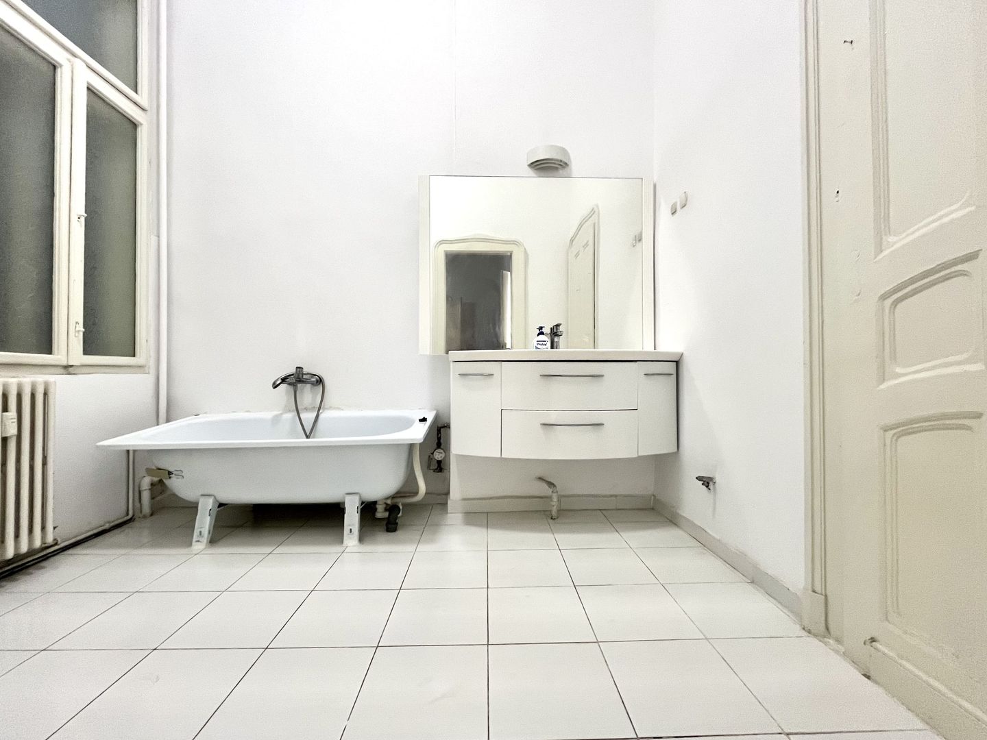 Tur virtual- 3 camere, elegant arhitectural, vedere in Piața Victoriei - Poză 12