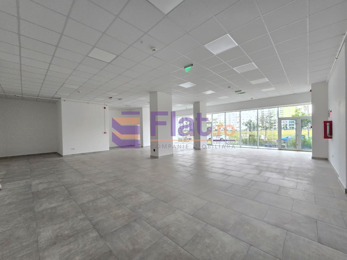 Spațiu comercial în zonă cu vad – Tractorul Coresi - Poză 10