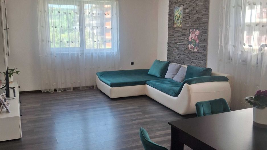 Apartament 2 camere, balcon, etaj intermediar, BMW - Poză 1