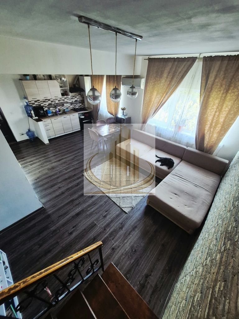 De vânzare apartament 3 camere 70mp - Poză 2