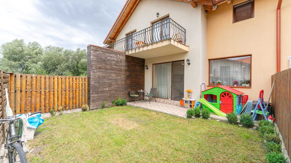 Casă familială în Sânpetru, pe strada Speranței - Poză 1