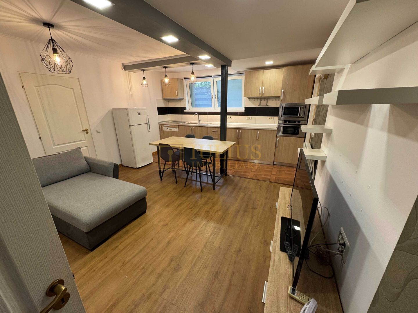 apartament la casa| 2 camere| Aradului| 2 bai| centrala proprie - Poză 2