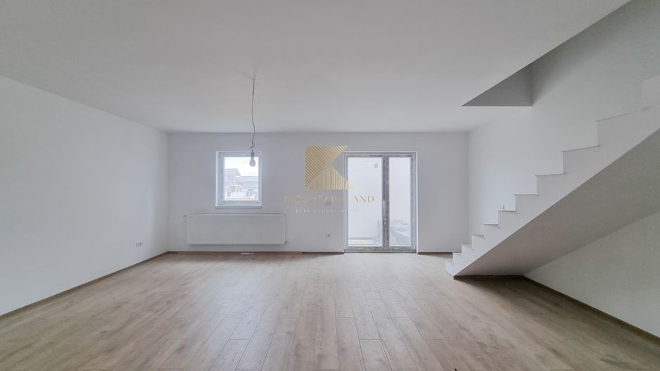 Casă însiruită cu 4 camere și curte proprie – Cartier Izvor, Str. Salc - Poză 1