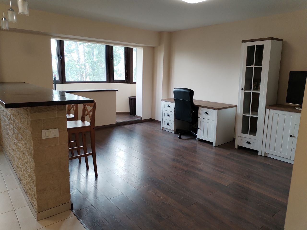 Închiriez garsonieră Piața Muncii - Decebal, spațioasă, openspace - Poză 1