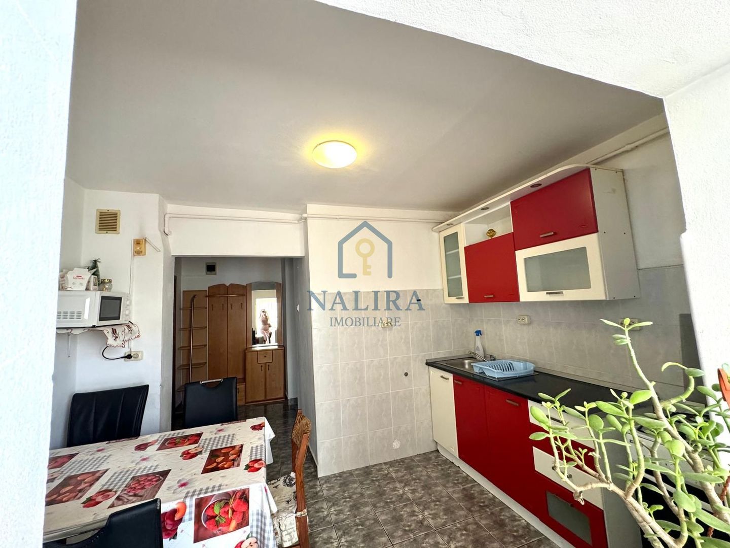 Chirie apartament 3 camere zona Republicii - camere spatioase - Poză 8