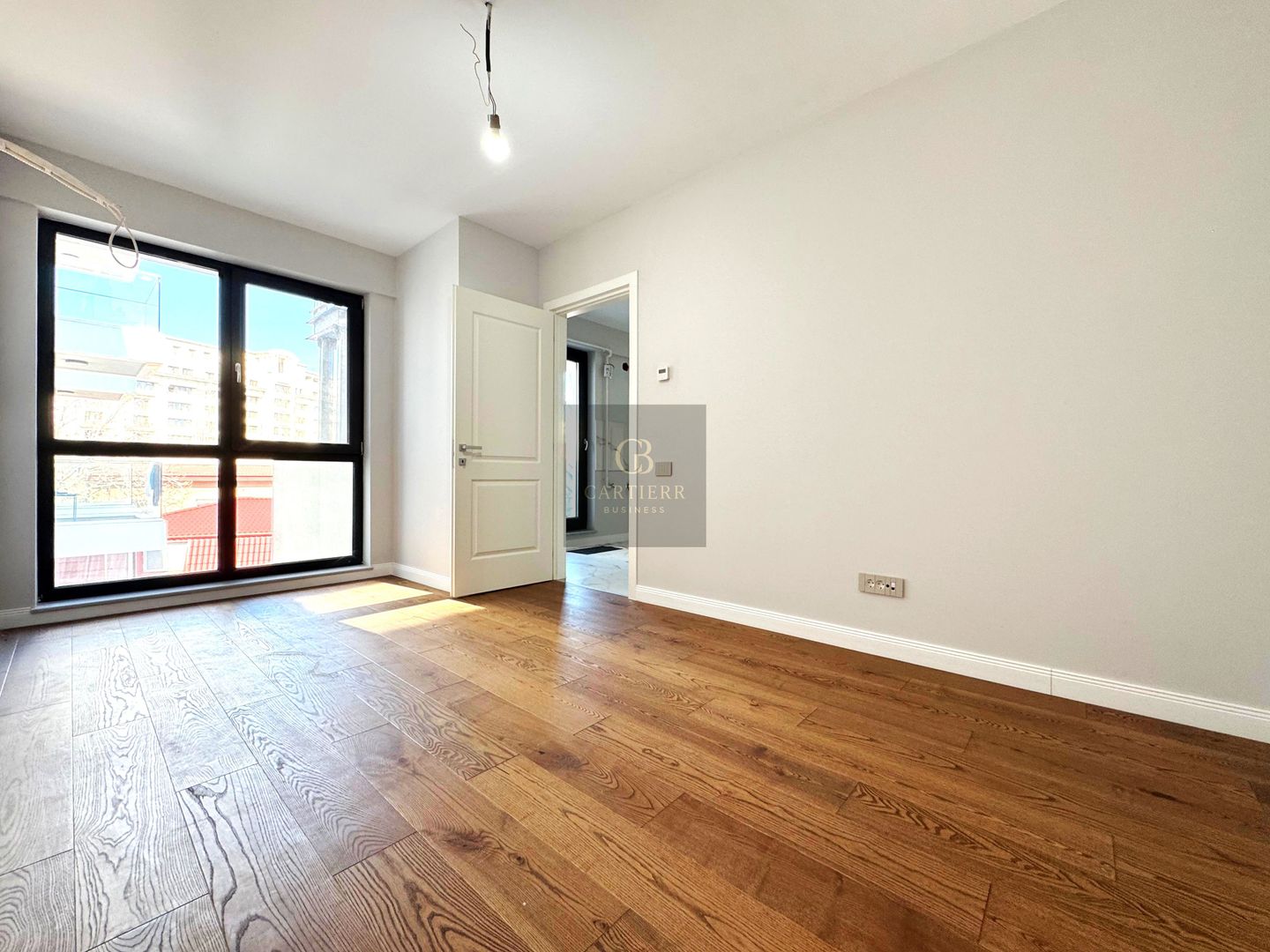 2 CAMERE + TERASĂ LA ETAJ | PALATUL PARLAMENTULUI | COMISION 0 - Poză 9