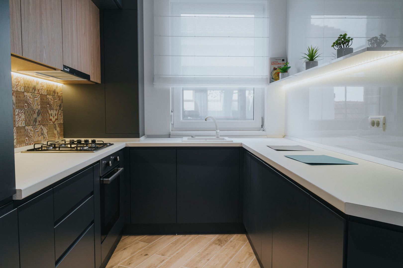 2 camere, ultracentral, Oradea. 185 000 E + TVA. Comision 0 - Poză 9