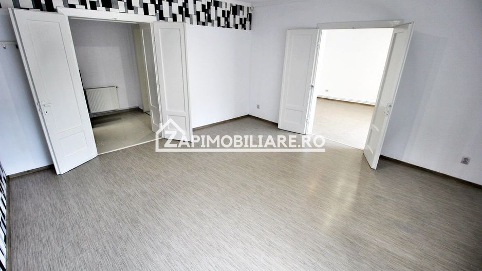 Spatiu birouri 4 camere, 2 băi,100 mp. zona centrală - Poză 3