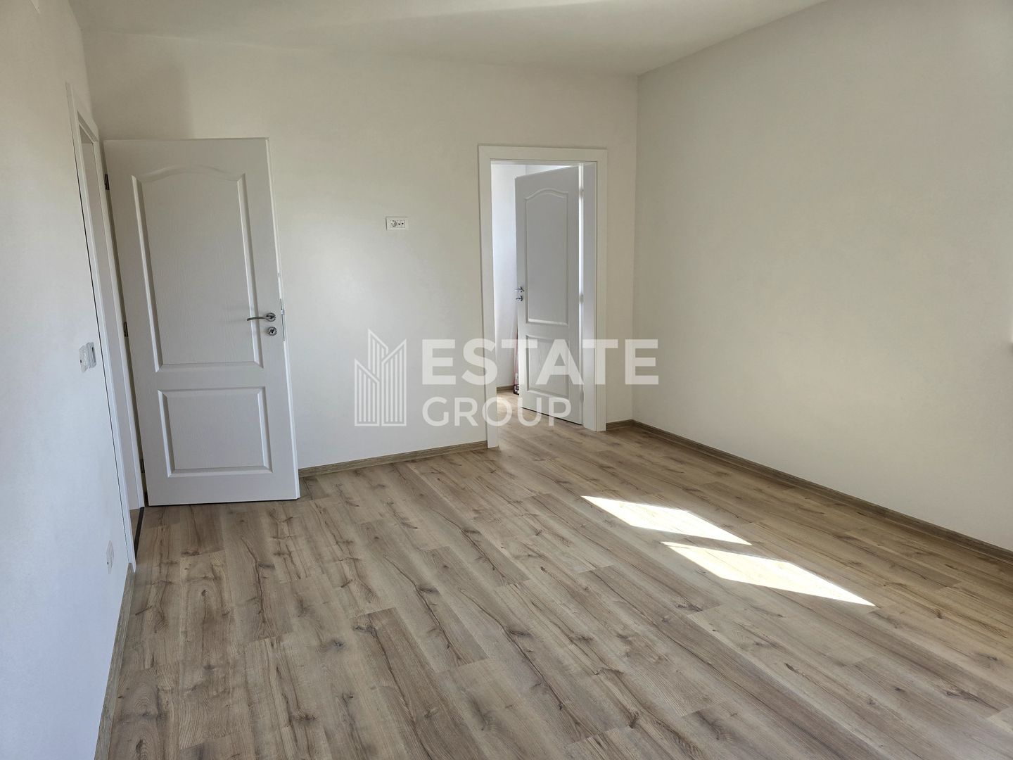 Duplex cu 5 camere in Dumbravita - Poză 9