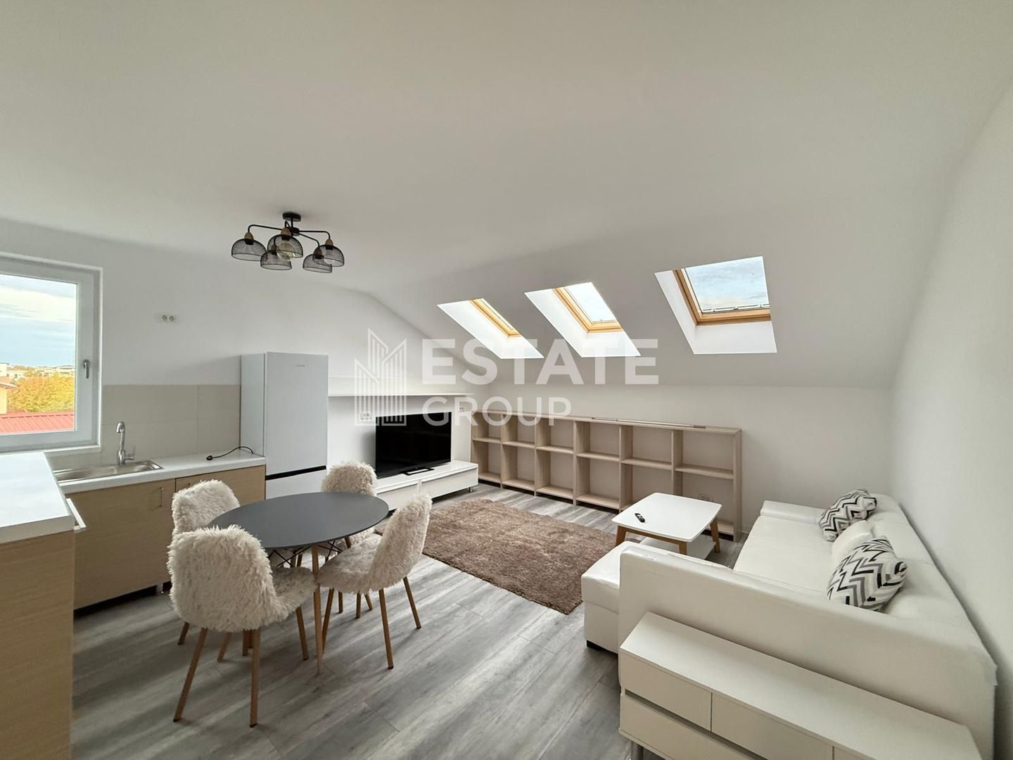 Dumbravita-Kaufland, mobilat modern - Poză 1