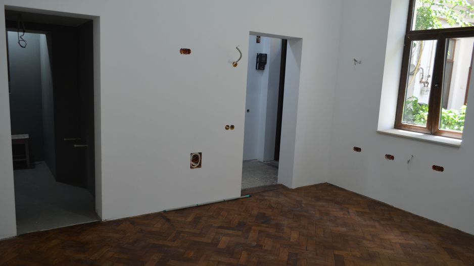 Apartament renovat in zona centrala - Poză 10