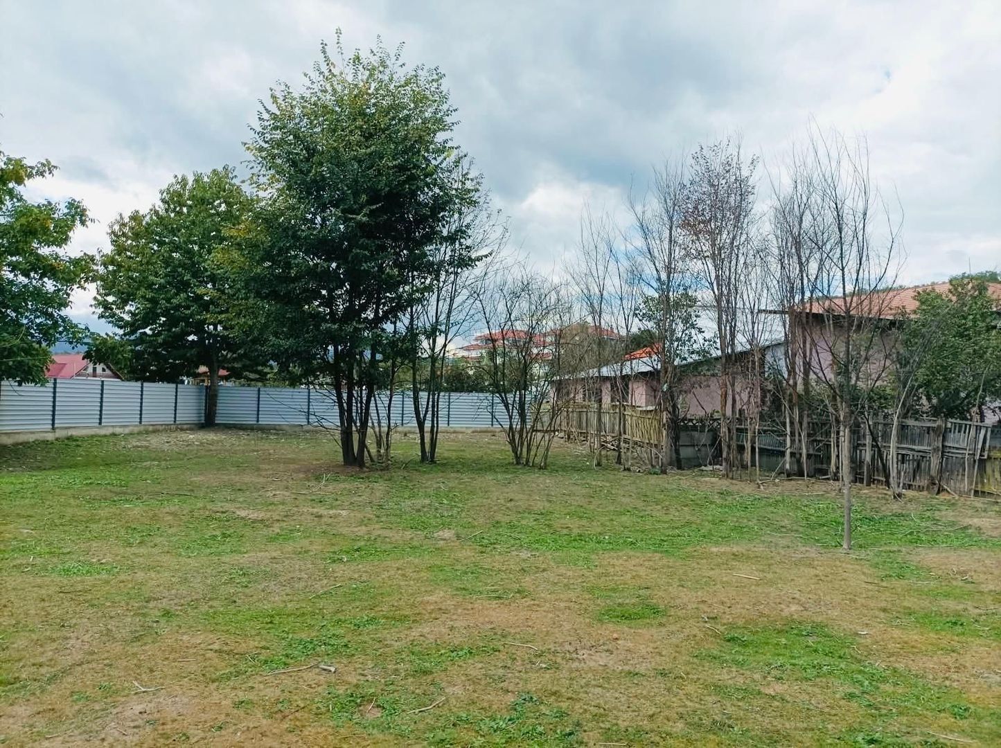 Casa cu teren intravilan 2.273 mp- pozitie centrala Darmanesti Bacau - Poză 2