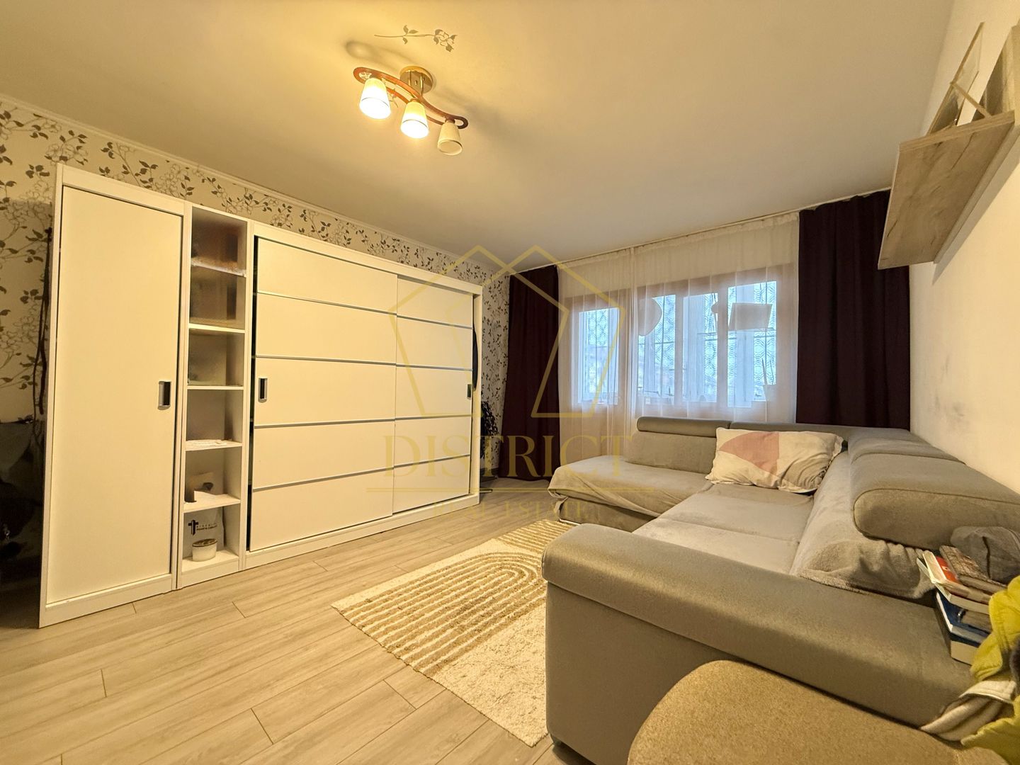 Apartament decomandat cu 3 camere si 2 balcoane | Soarelui - Poză 1