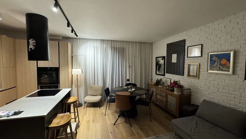 OFERTA Zona Herastrau, Vila Lux 4 cam, 3 bai, curte individuala 100 mp - Poză 4