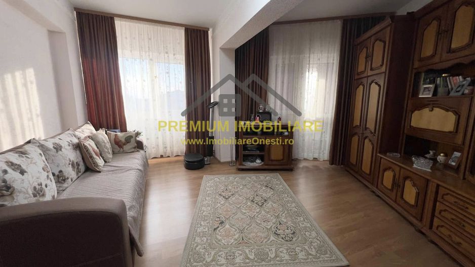 Apartament 3 Camere - Decomandat - Zona de jos - Poză 2
