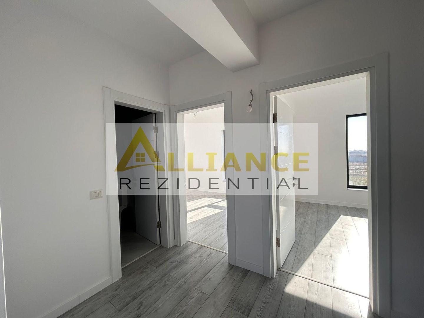 Casa Individuala de vanzare - Teren 350 mp | 4 camere - 3 bai - Poză 7