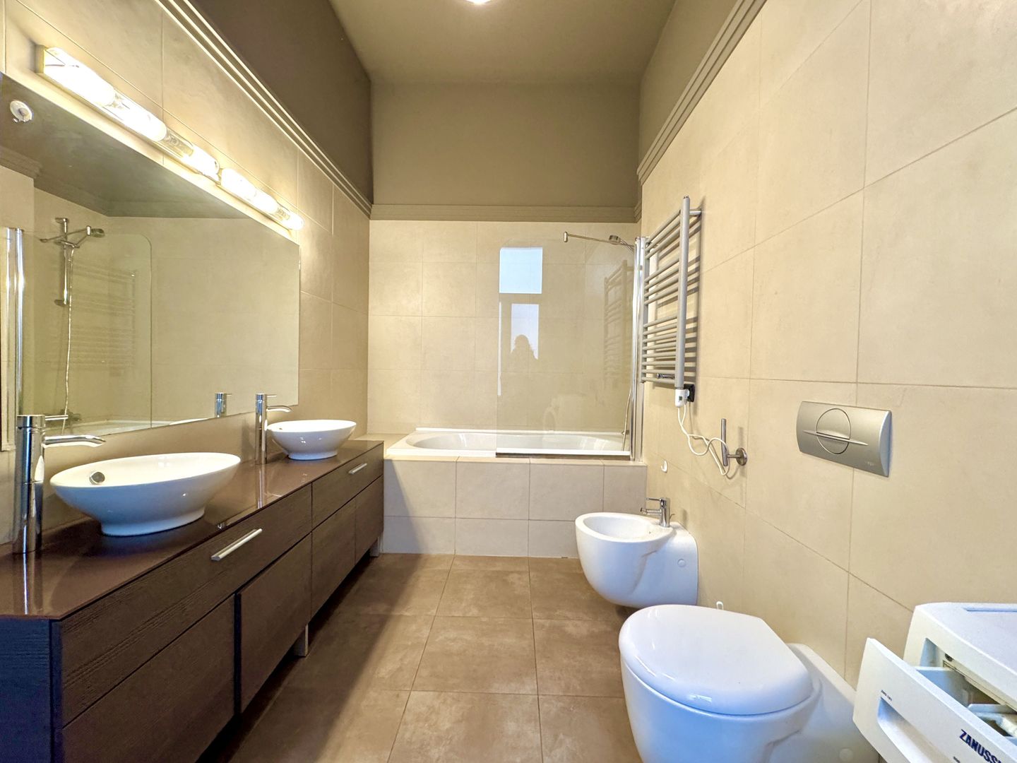 Apartament 3 camere, elegant si spațios, in Piața Unirii - Poză 12