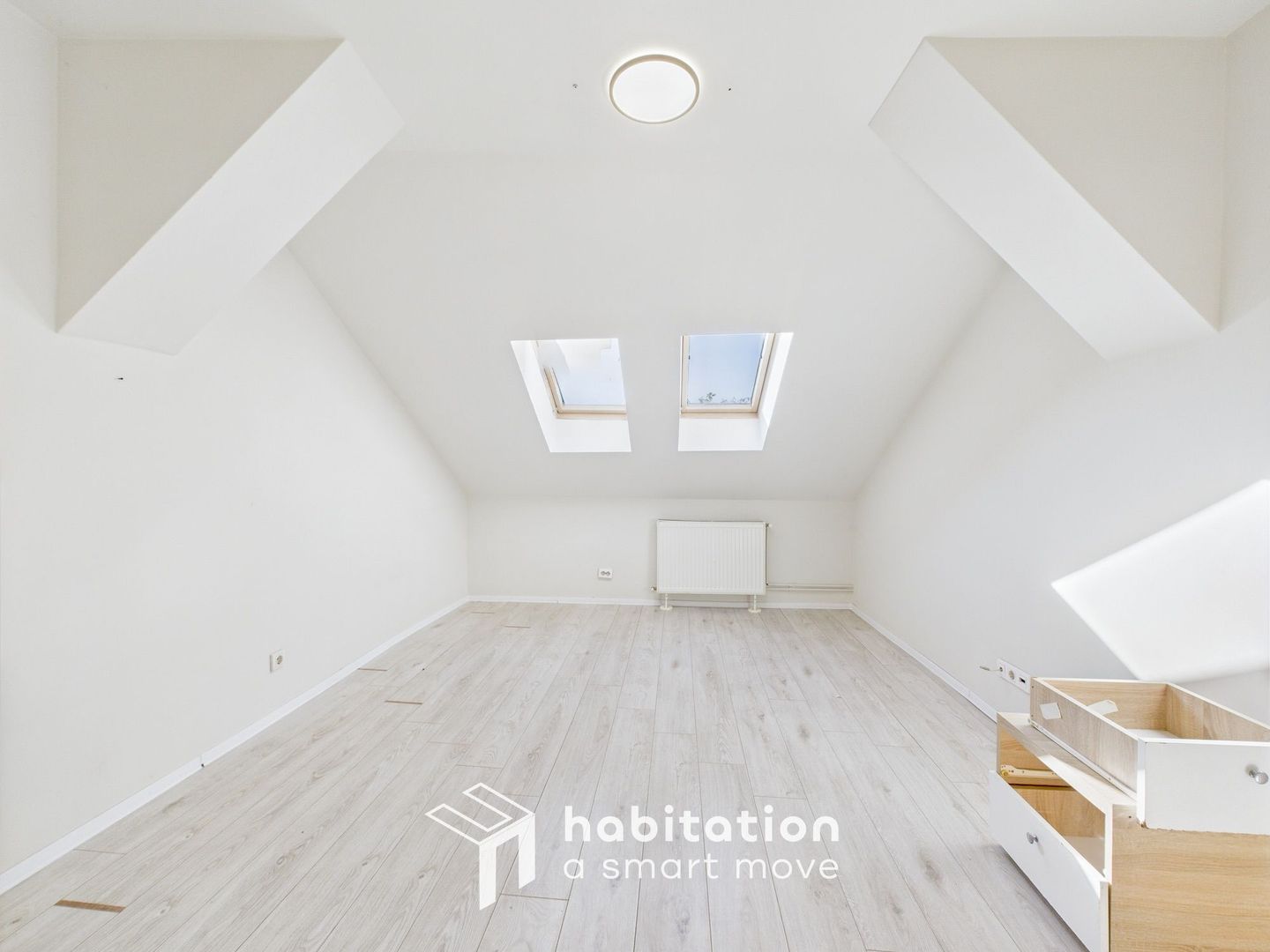 Casă de vânzare în zona Lunei – ideală pentru locuit sau investiție! - Poză 14