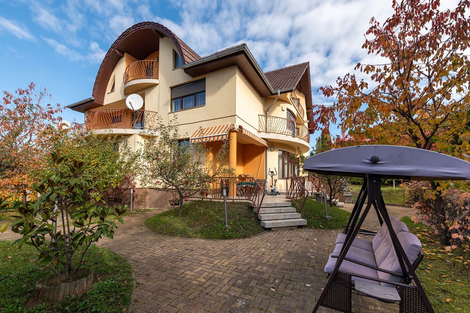 VILĂ 550 mp, LOT 1.006 mp Cartier Europa - Poză 2