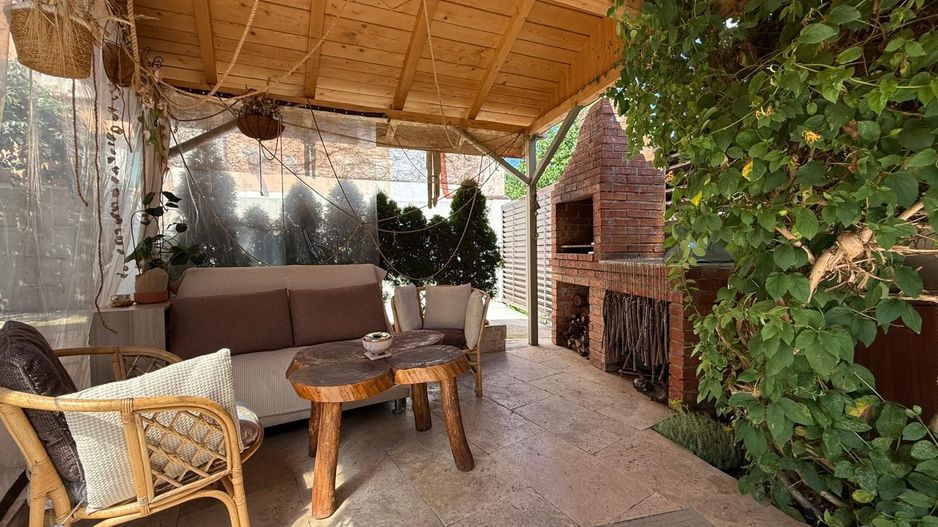 Casa renovata integral | acces auto in curte | Centrala proprie - Poză 2