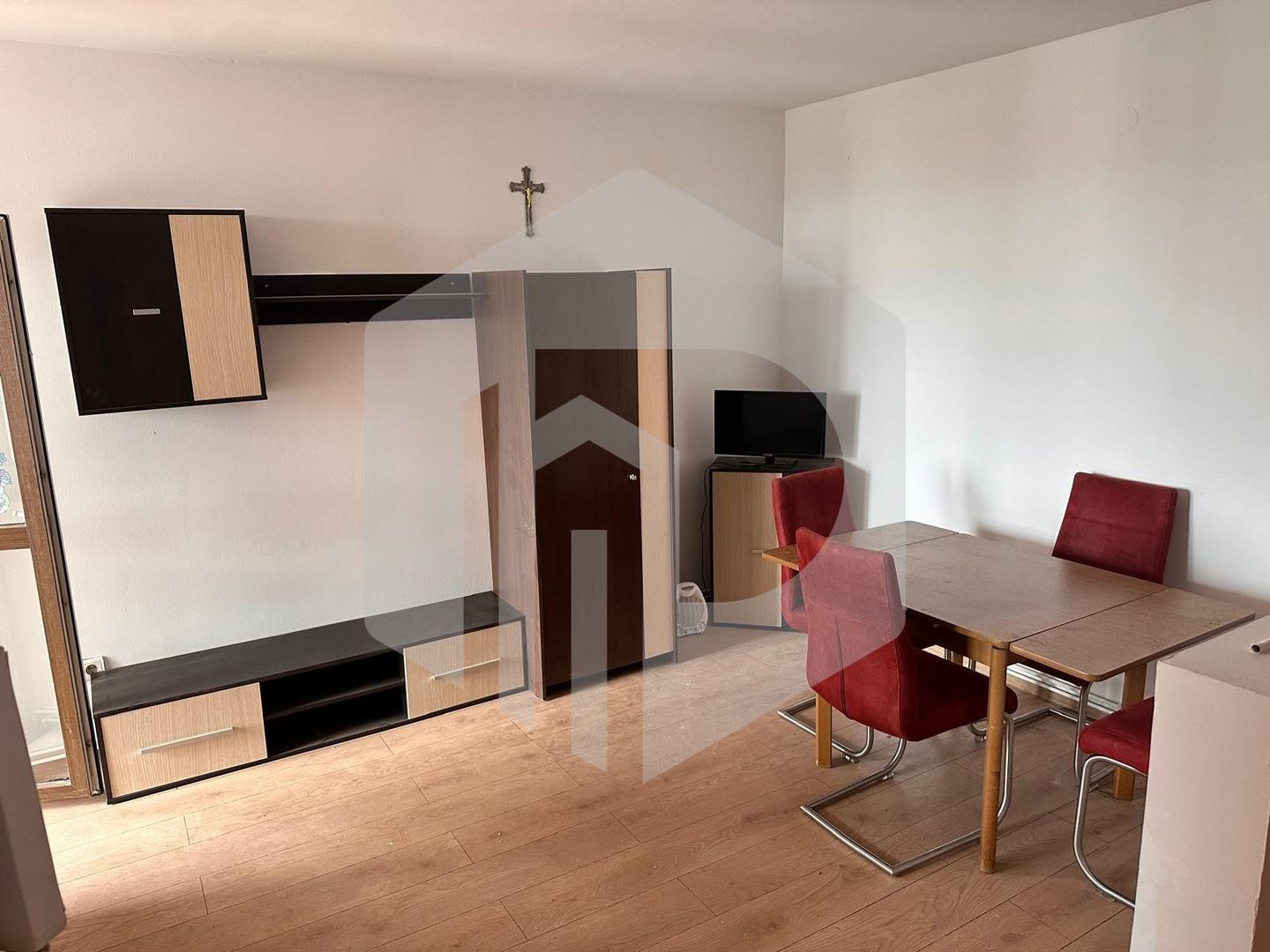 Apartament de inchiriat - Turnisor - 3 Camere - 75mpu - Etaj 3 - Poză 2