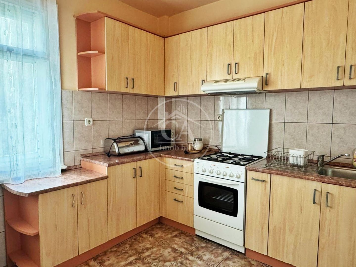 Apartament de închiriat cu 4 camere în zona Decebal, Oradea - Poză 8