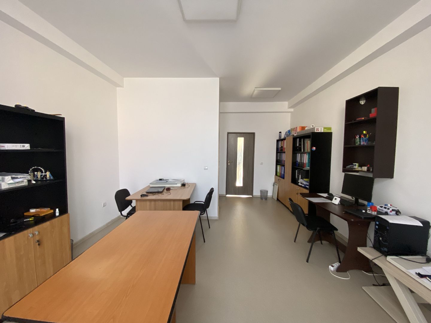 Spatiu birou - Poză 1