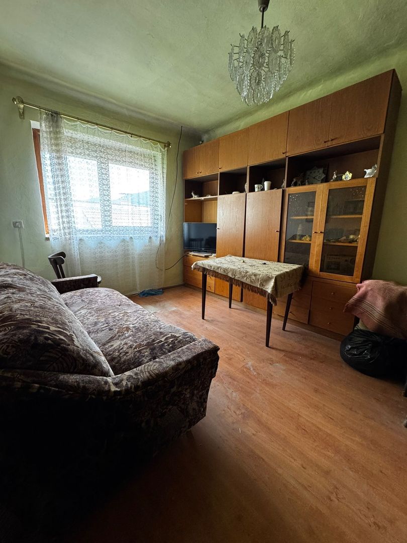 Casa individuala cu 5 camere de vanzare in Cugir - Poză 2