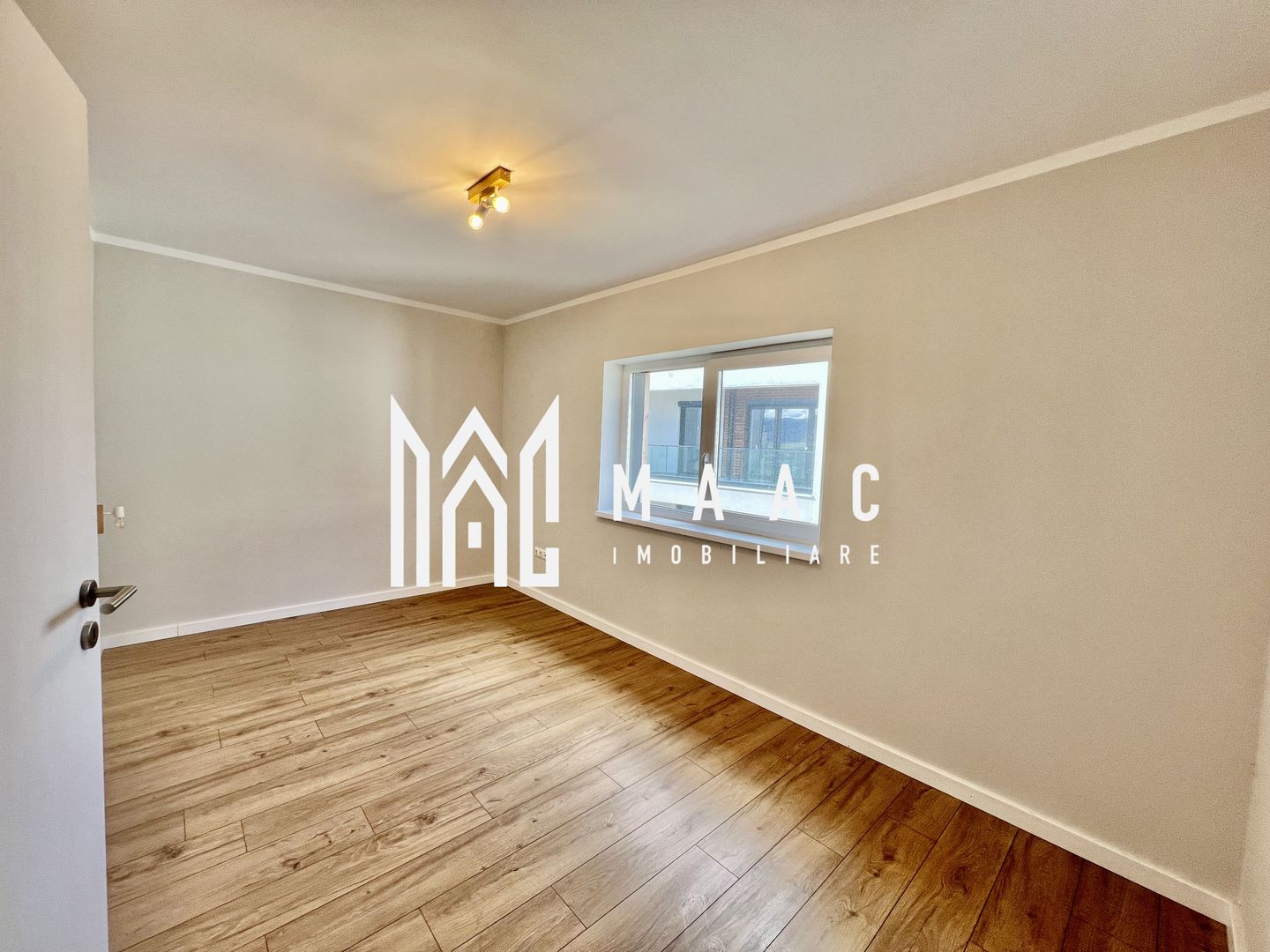 Apartament 4 camere | Balcon | 2 Bai | Parcare - Poză 12