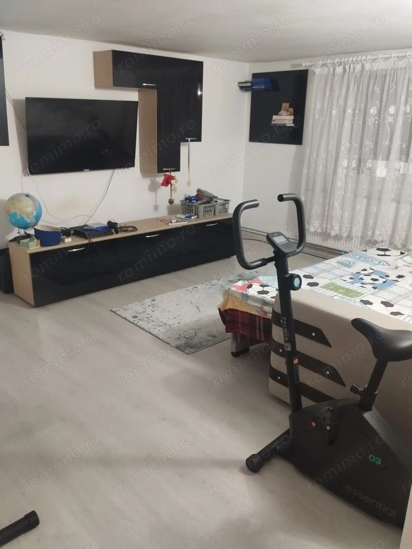 Casă de vânzare cu teren 920 mp - Poză 4