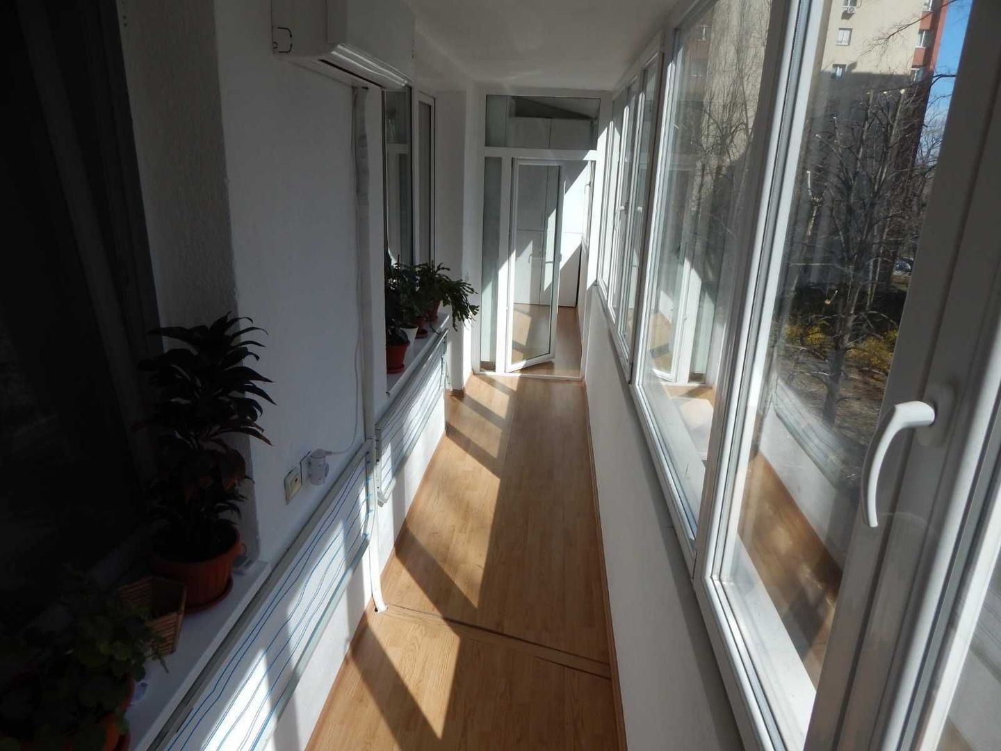 🏢 De Inchiriat: Ap. 2 Camere Modern, la doar 2 min. de Metrou Piața Sudului - Poză 2