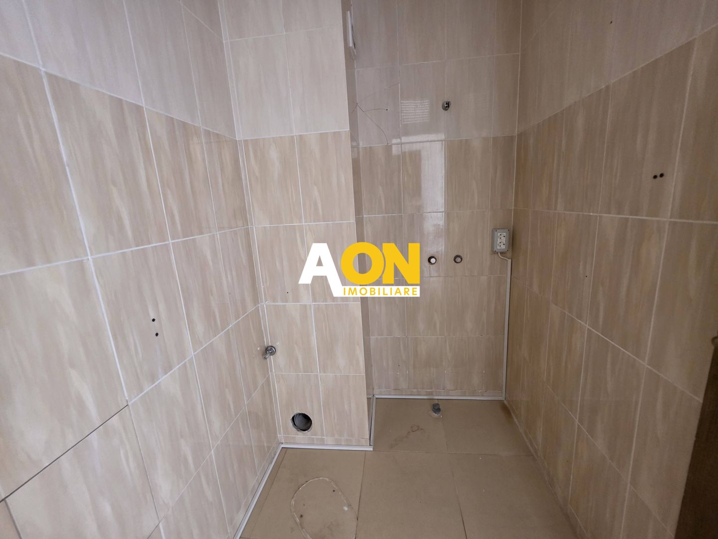 Apartament 5 camere, renovat, 68 mp utili + mansarda 52 mp,  Cetate - Poză 21