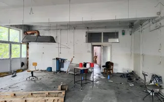 Clădire multifuncțională de vânzare – comerț, birouri și producție. - Poză 12