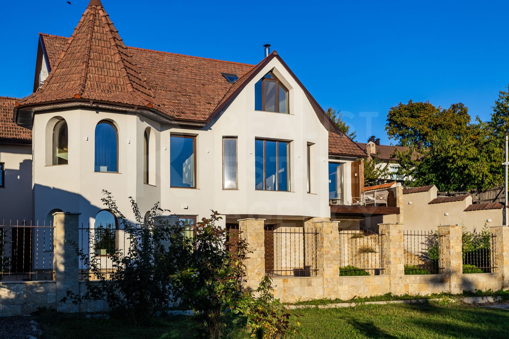 Vânzare,casă, 3 nivele, str. Mărțișor, Telecentru. - Poză 1