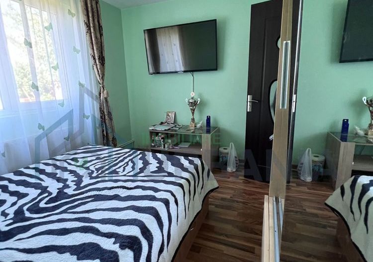 Vanzare casa Dancu, 4 camere, 276 mp, teren 1500 mp - Poză 3