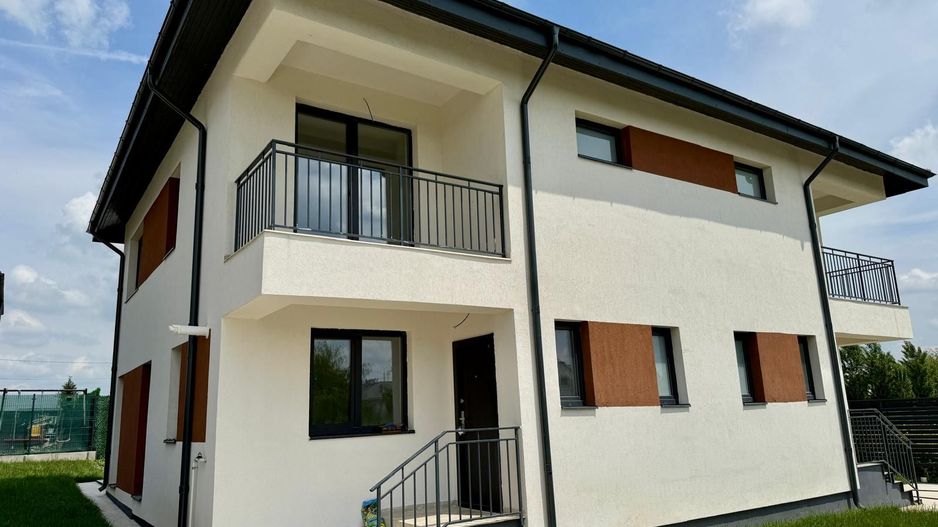 Vilă duplex modernă P+1 cu curte proprie | Otopeni | comision 0% - Poză 1