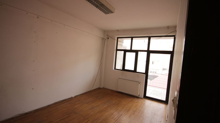 Imobil destinatie birouri + depozit - Poză 35