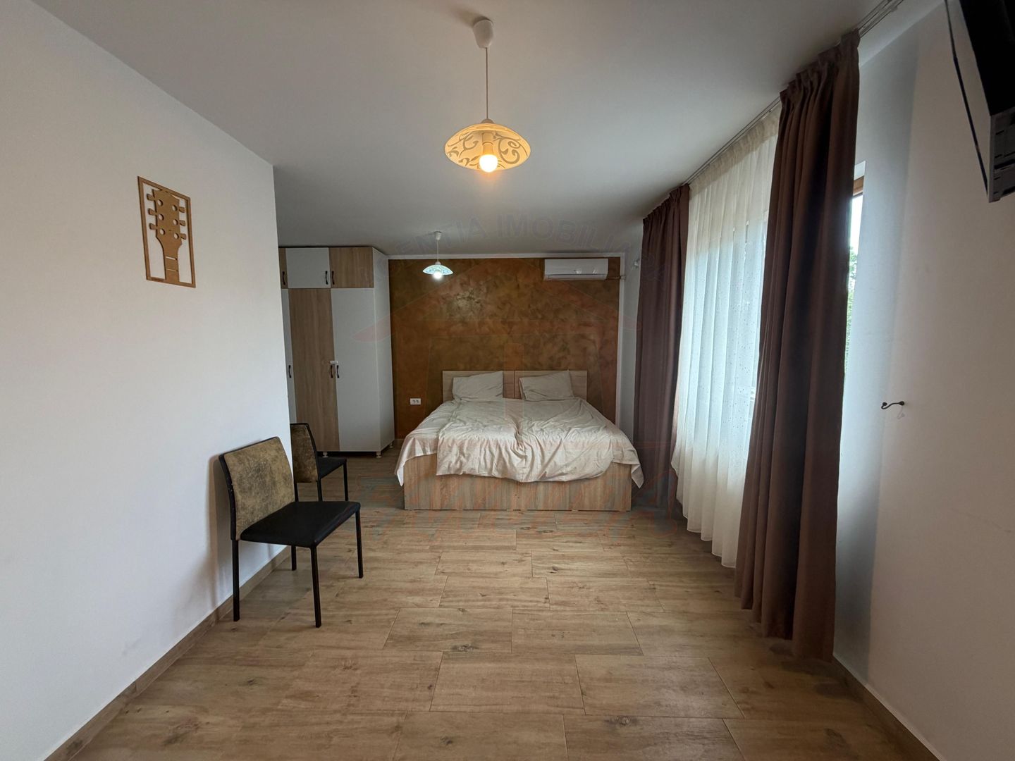 🏡De închiriat 2 studiouri, Micro 17 (350 euro/studio) - Poză 1