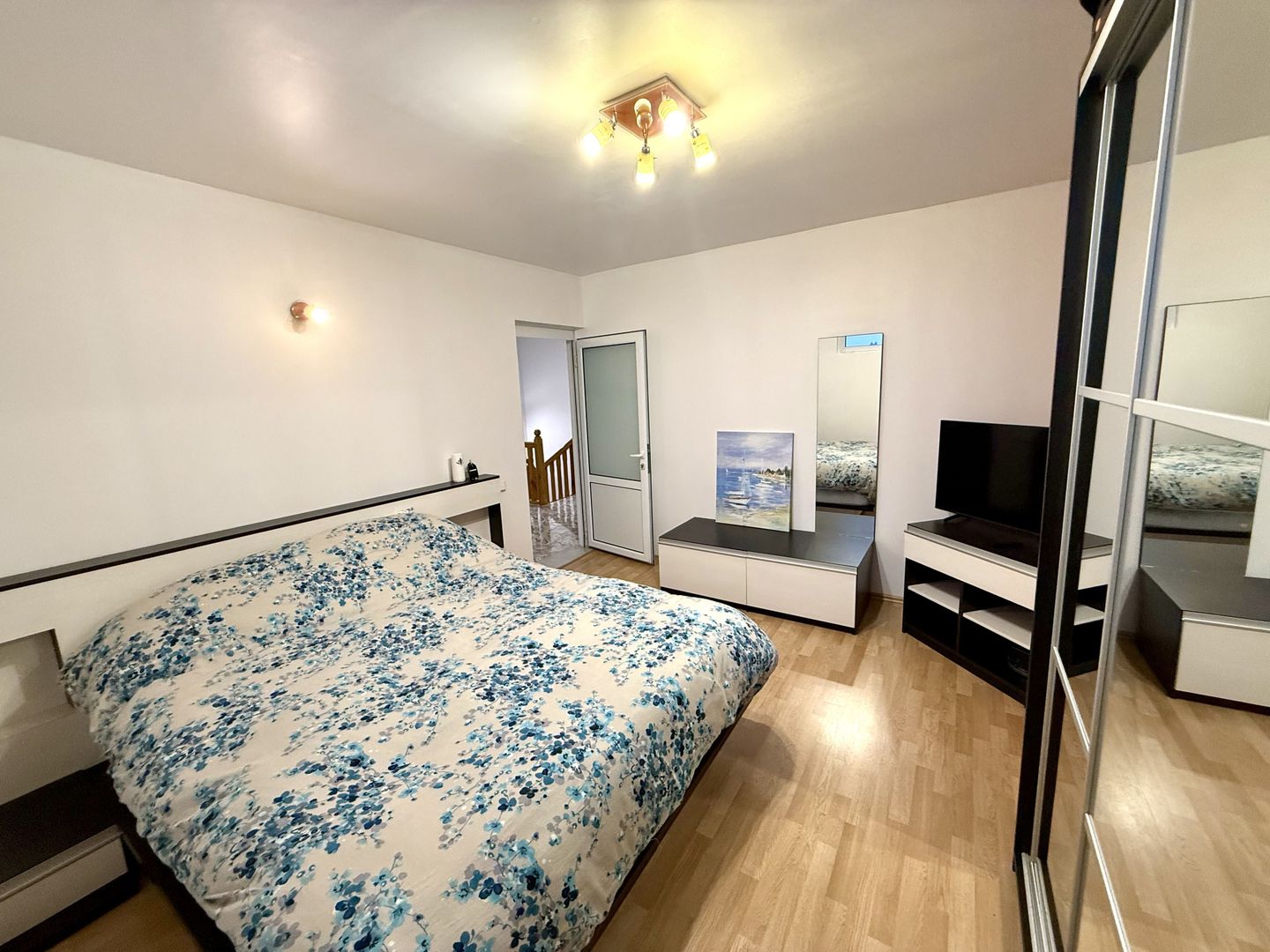 Vila în stil American - Total independentă energetic, garaj + terasă! - Poză 24