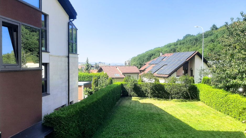 Vilă de lux cu vedere spectaculoasă spre Tâmpa  Green Valley zona Noua - Poză 47