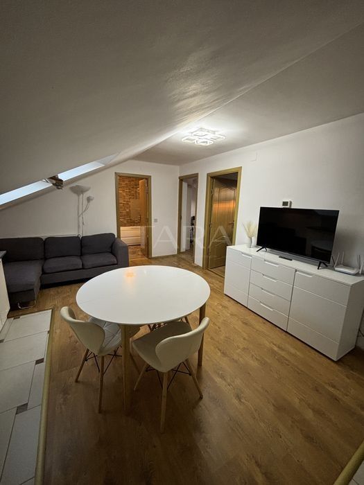 Apartament 3 Camere Semidecomandat în Florești - Poză 4