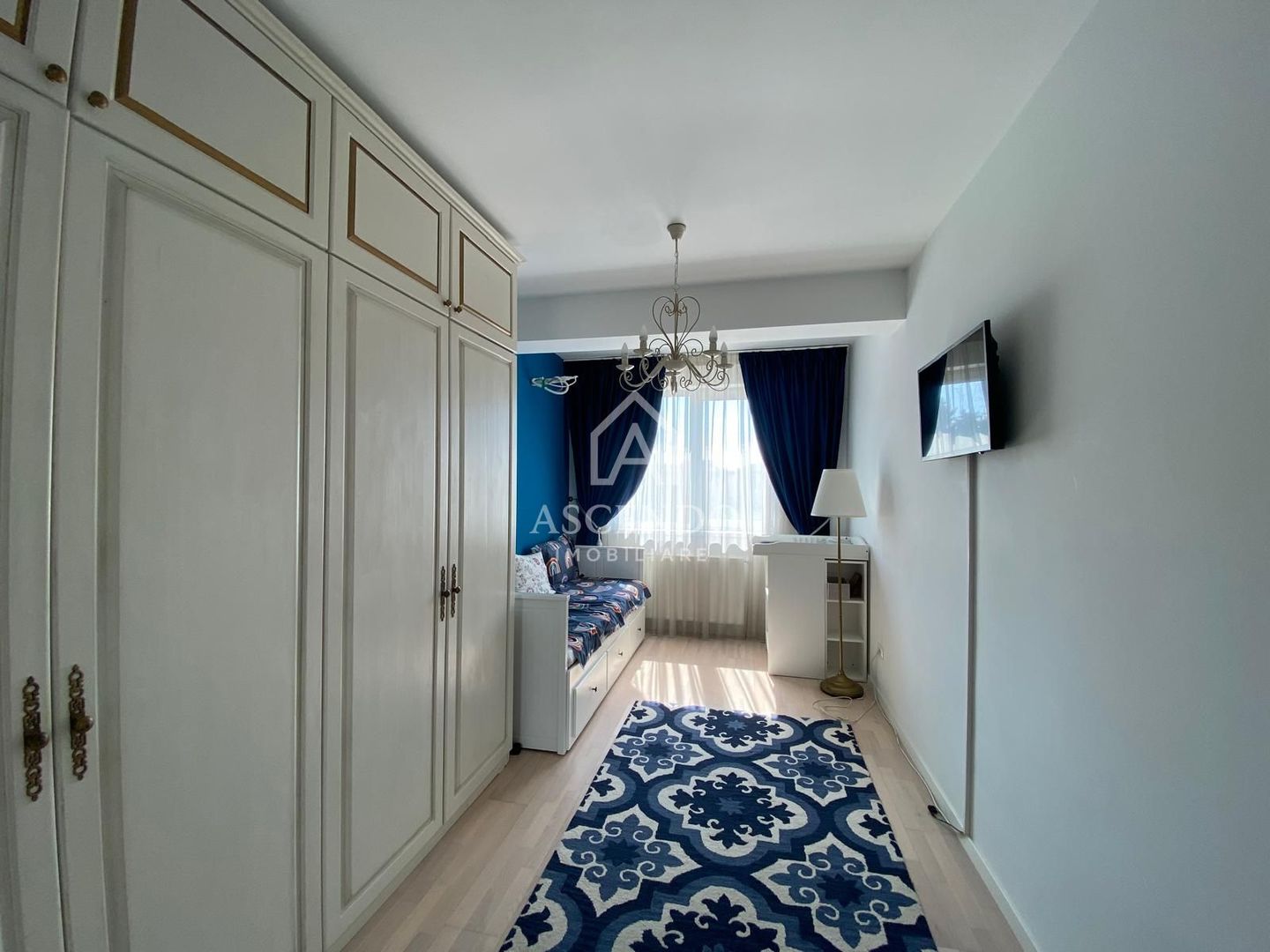 Apartament 3 camere, 2 bai premium mobilat lux , cu parcare inclusă - Poză 23