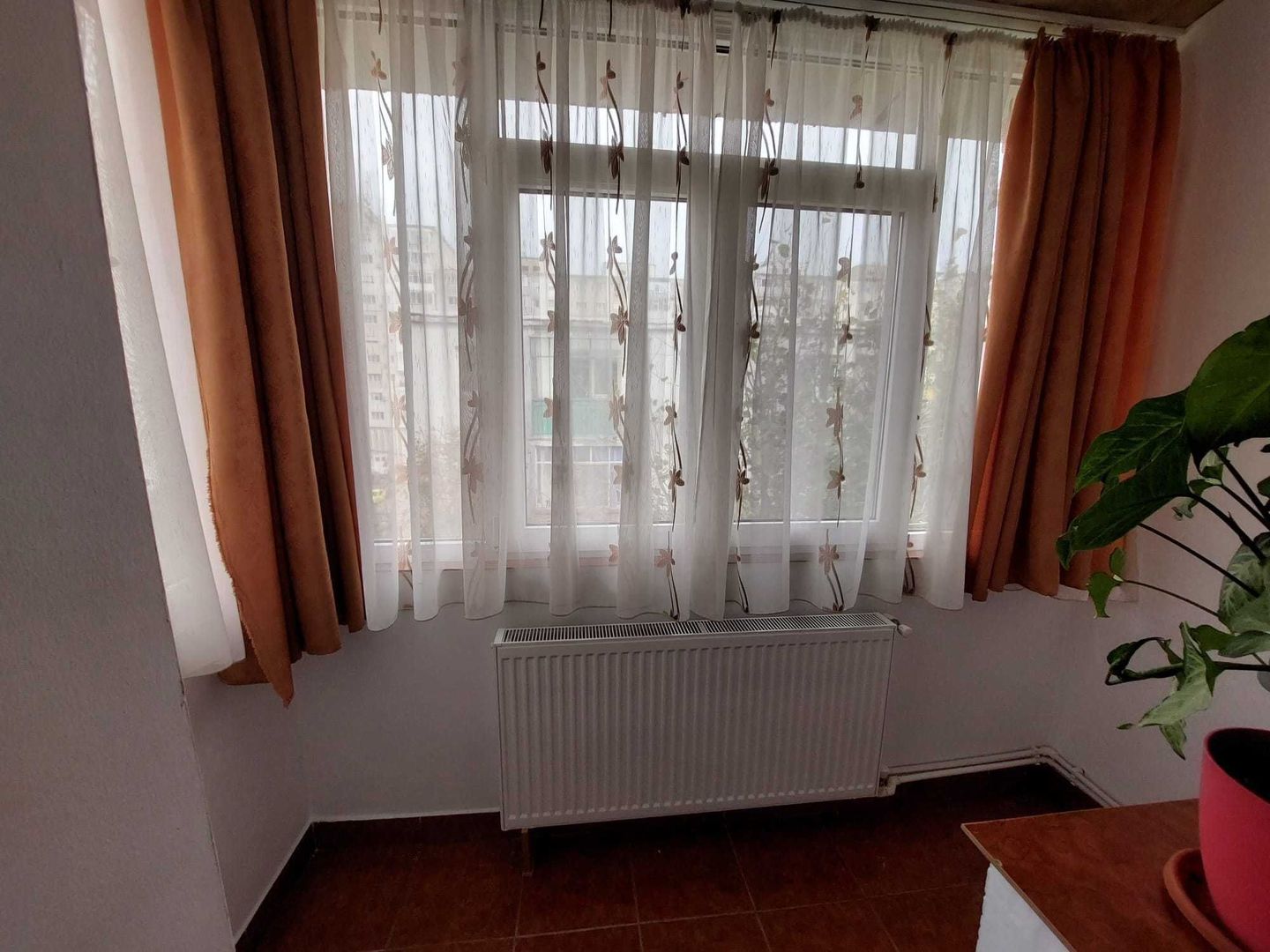 Apartament 3 camere zona Casa de cultura - Gaze - Ocazie - Poză 2