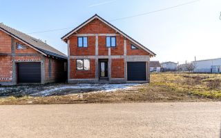 Casa moderna cu garaj in cartier nou - Tisa Noua Arad - Poză 1